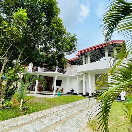 White Win Villa Elewala Экстерьер фото