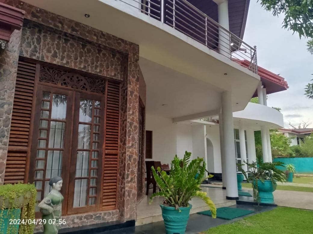 White Win Villa Elewala Экстерьер фото